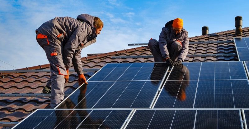 Putting in Photo voltaic Panels: A Complete Information for Householders